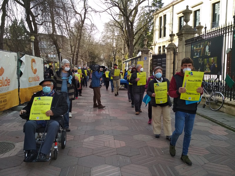 18 de febrero: presentada la Iniciativa Legislativa Popular a favor de una Renta Básica Incondicional para la Comunidad Autónoma Vasca